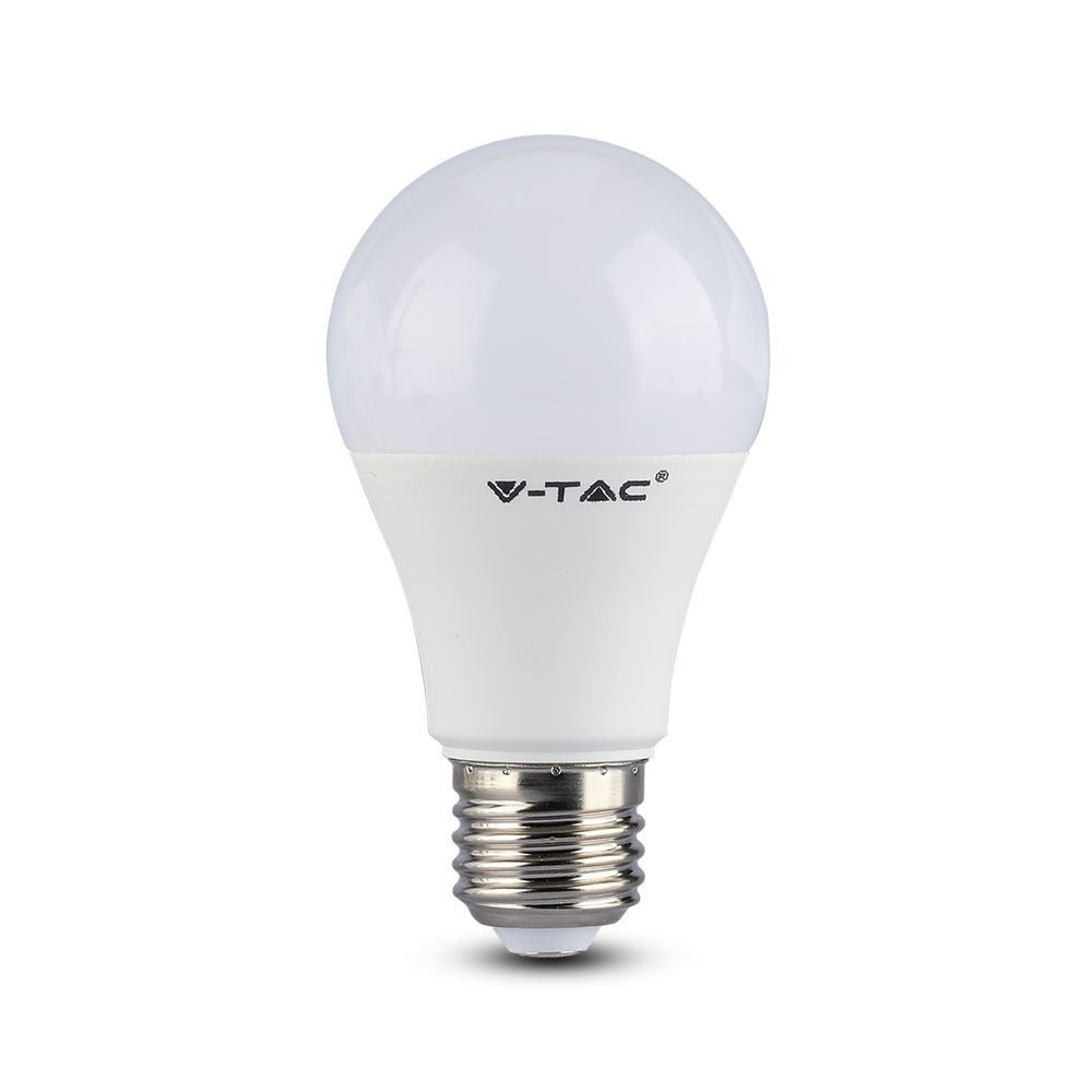 V-Tac 6W RGB LED pære med RF fjernbetjening, E27 fatning, 230V input, 470lm, RA80