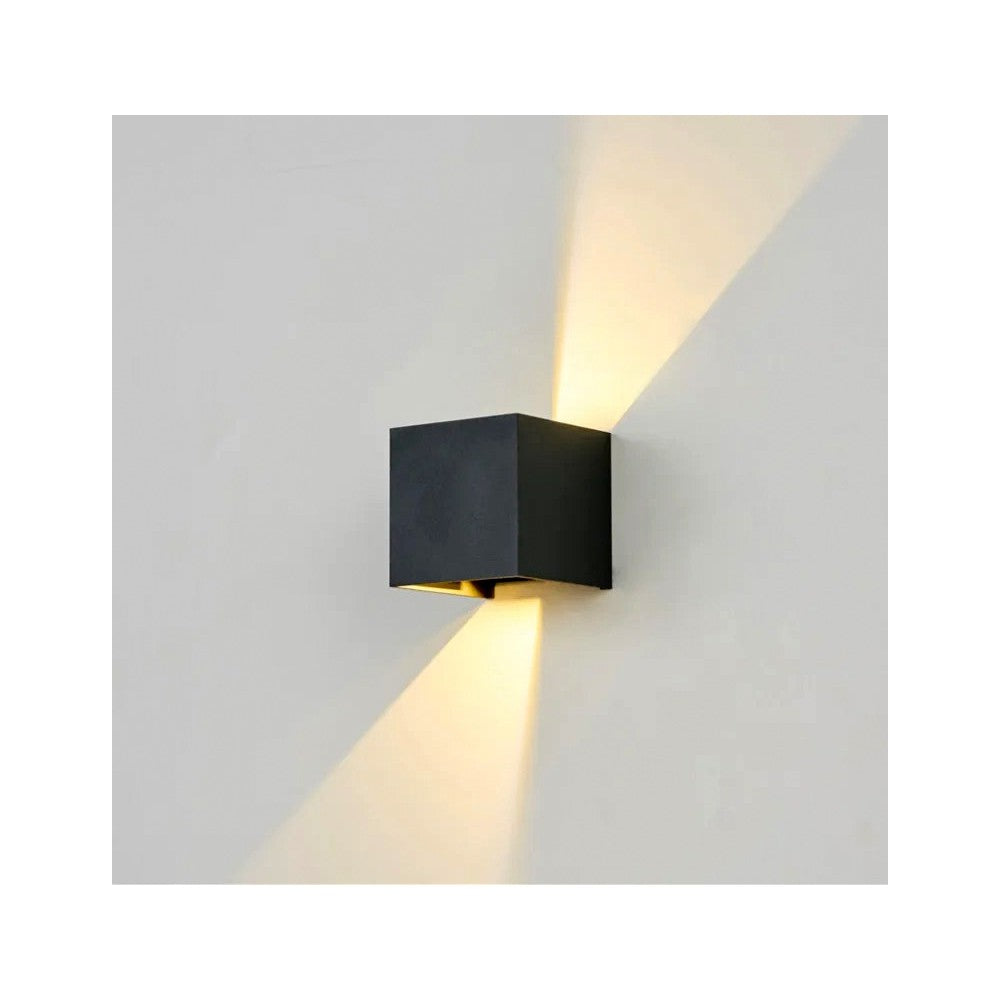 LEDlife CUBIC 6W Dæmpbar Sort Væglampe op/ned Justerbar IP65 inkl. Lyskilde - Inde/Ude Anvendelse
