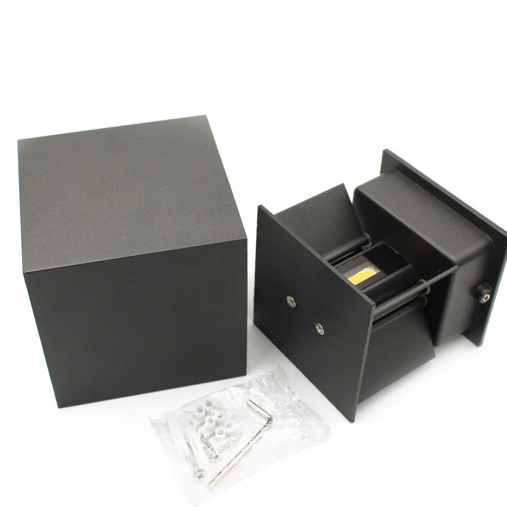 LEDlife CUBIC 6W Væglampe Sort Firkantet Op/Ned Justerbar Inde/Ude IP65 inkl. Lyskilde - 6W Effekt 230V 450lm RA 80