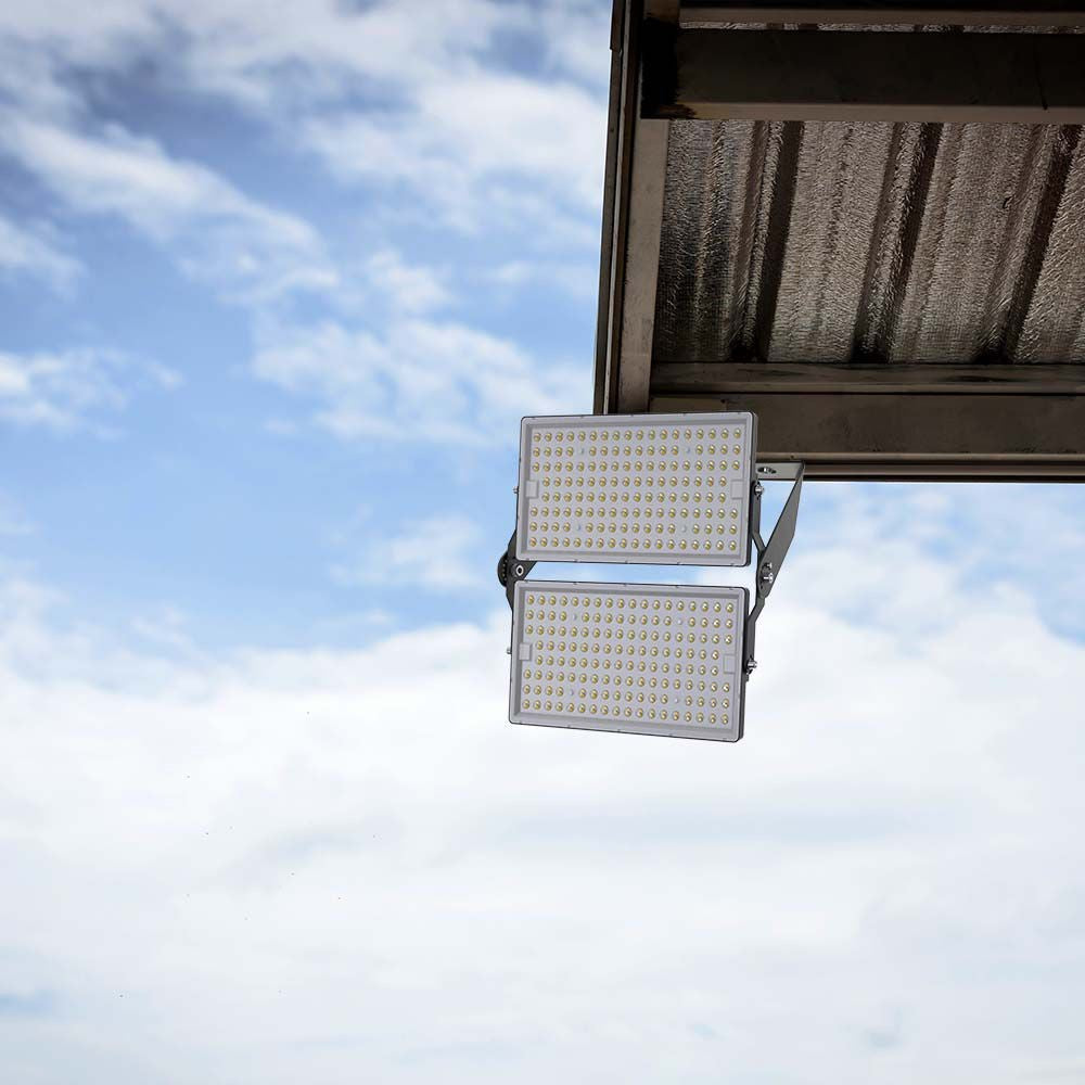 500W Super High Power LED Projektør med 1m Kabel, Sort Hus, IP65, 4000K, 135lm/W