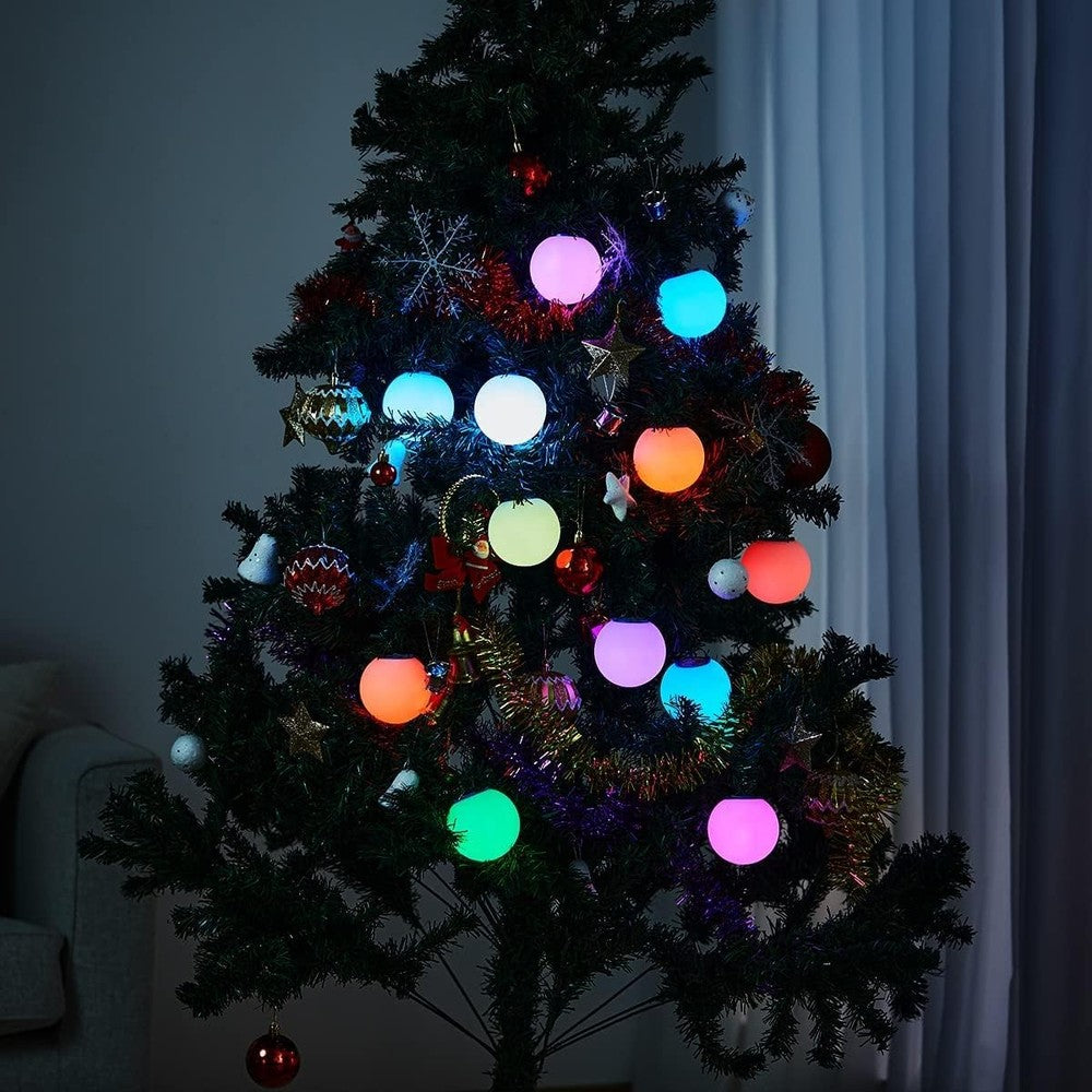 Genopladelig Ø12 cm RGBW LED kugle med fjernbetjening og IP68-klassificering