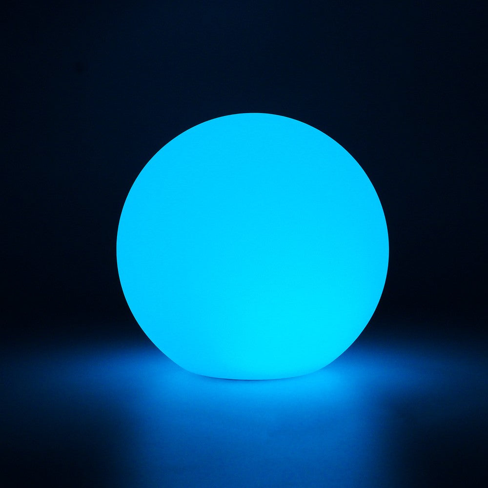 Genopladelig RGBW LED kugle (Ø15 cm) med fjernbetjening - Vandtæt IP68