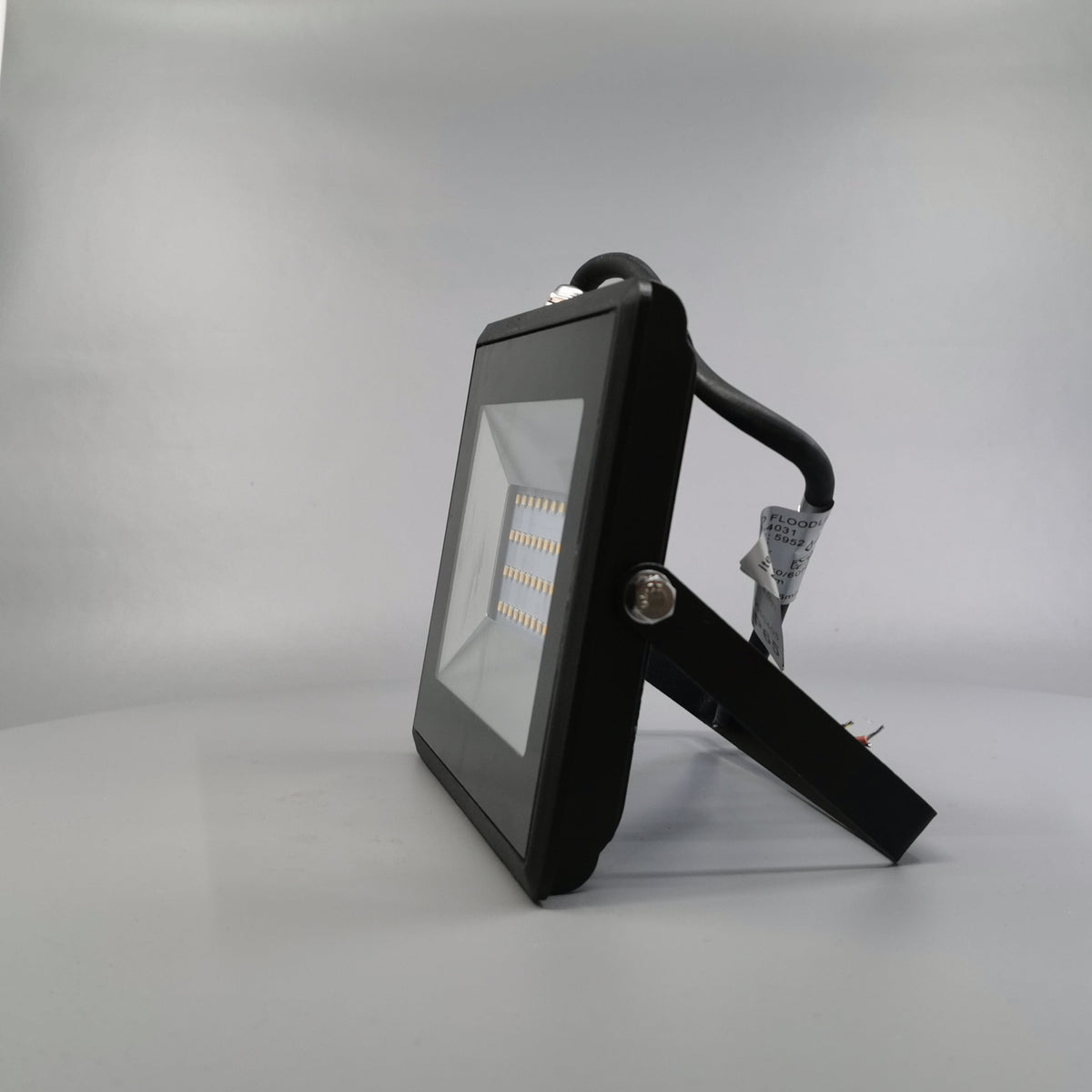 30W LED projektør 3000K 2550Lm sort (360° frame 6)