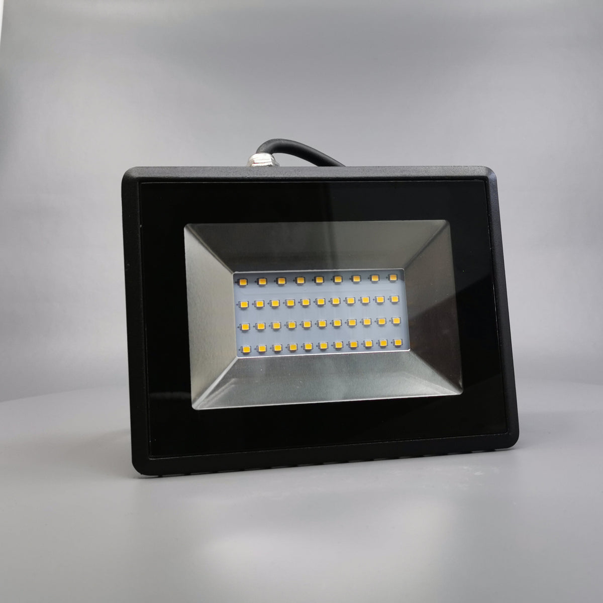 30W LED projektør 3000K 2550Lm sort (360° frame 24)