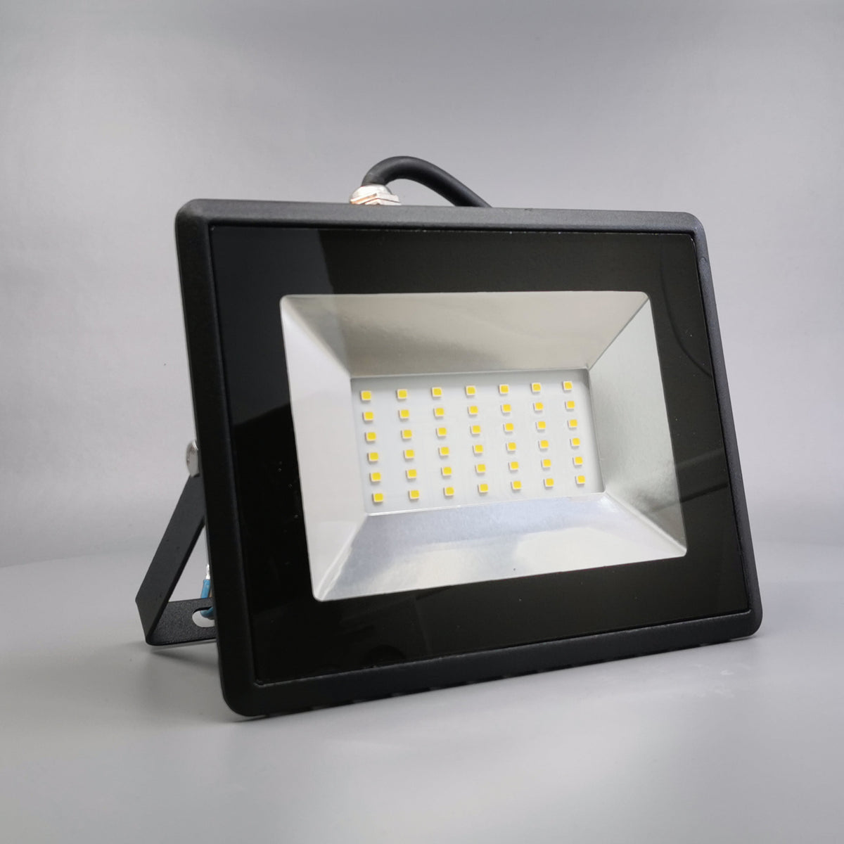 30W LED projektør 4000K 2550Lm sort (360° frame 23)