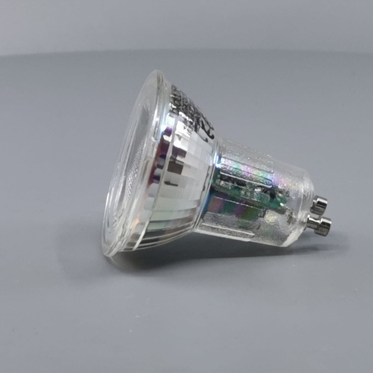 Diolux 4,7W GU10 3-trinsdæmpbar LED pære 3000K 38° (360° frame 3)