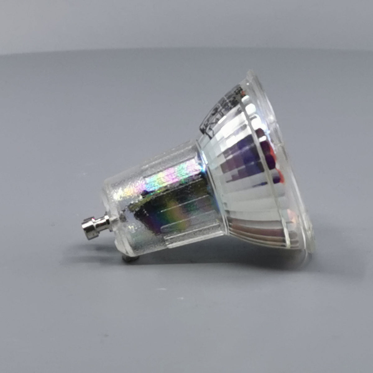 Diolux 4,7W GU10 3-trinsdæmpbar LED pære 3000K 38° (360° frame 15)