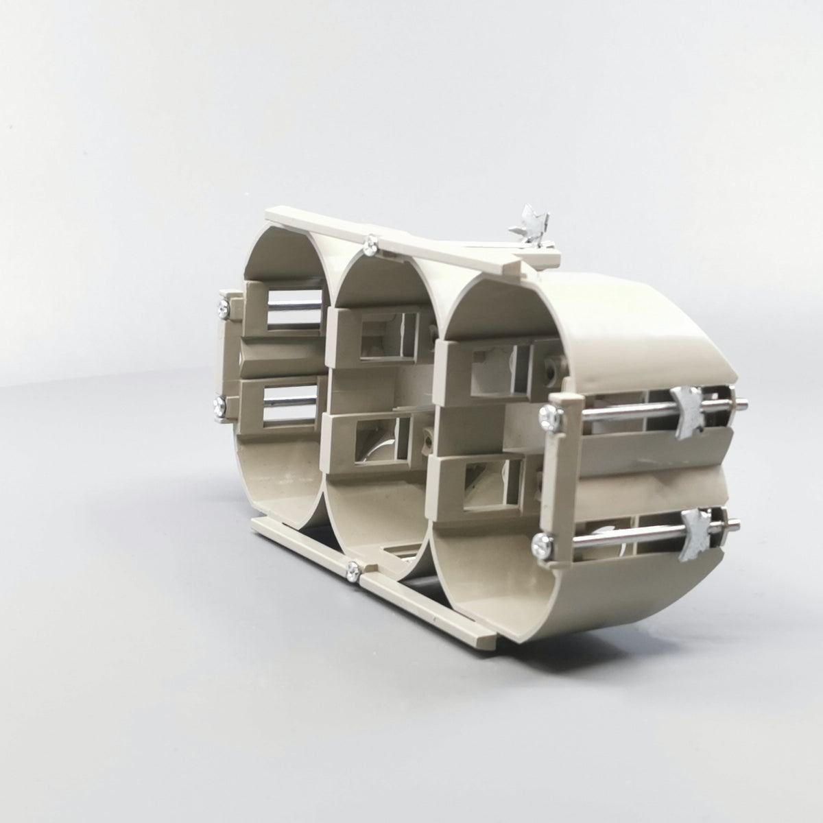 Kennig forfradåse 3x1½ modul (360° frame 5)