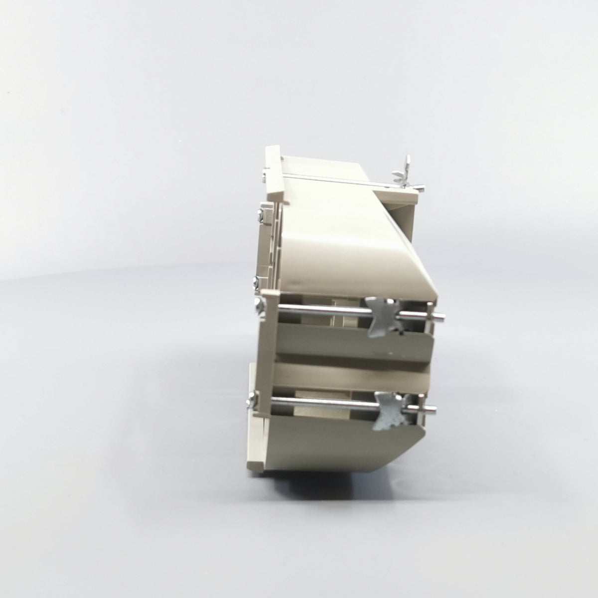 Kennig forfradåse 3x1½ modul (360° frame 7)