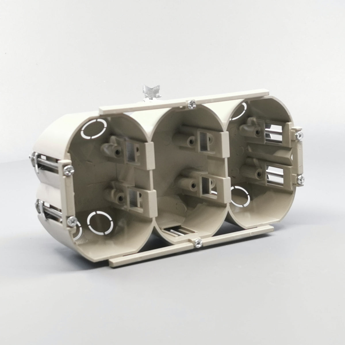 Kennig forfradåse 3x1½ modul (360° frame 23)