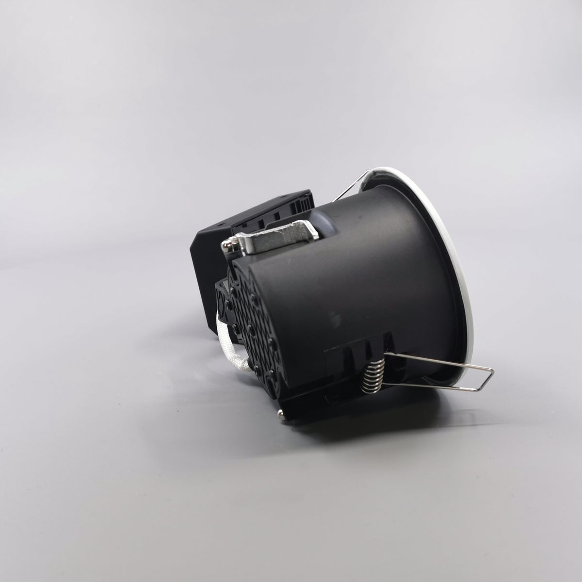 Pro Uni Install m. GU10 fatning - Rund, hvid (360° frame 18)