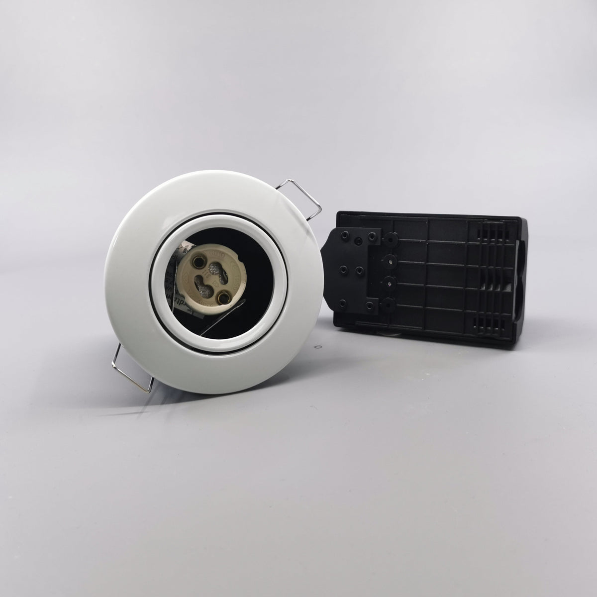 Pro Uni Install m. GU10 fatning - Rund, hvid (360° frame 24)