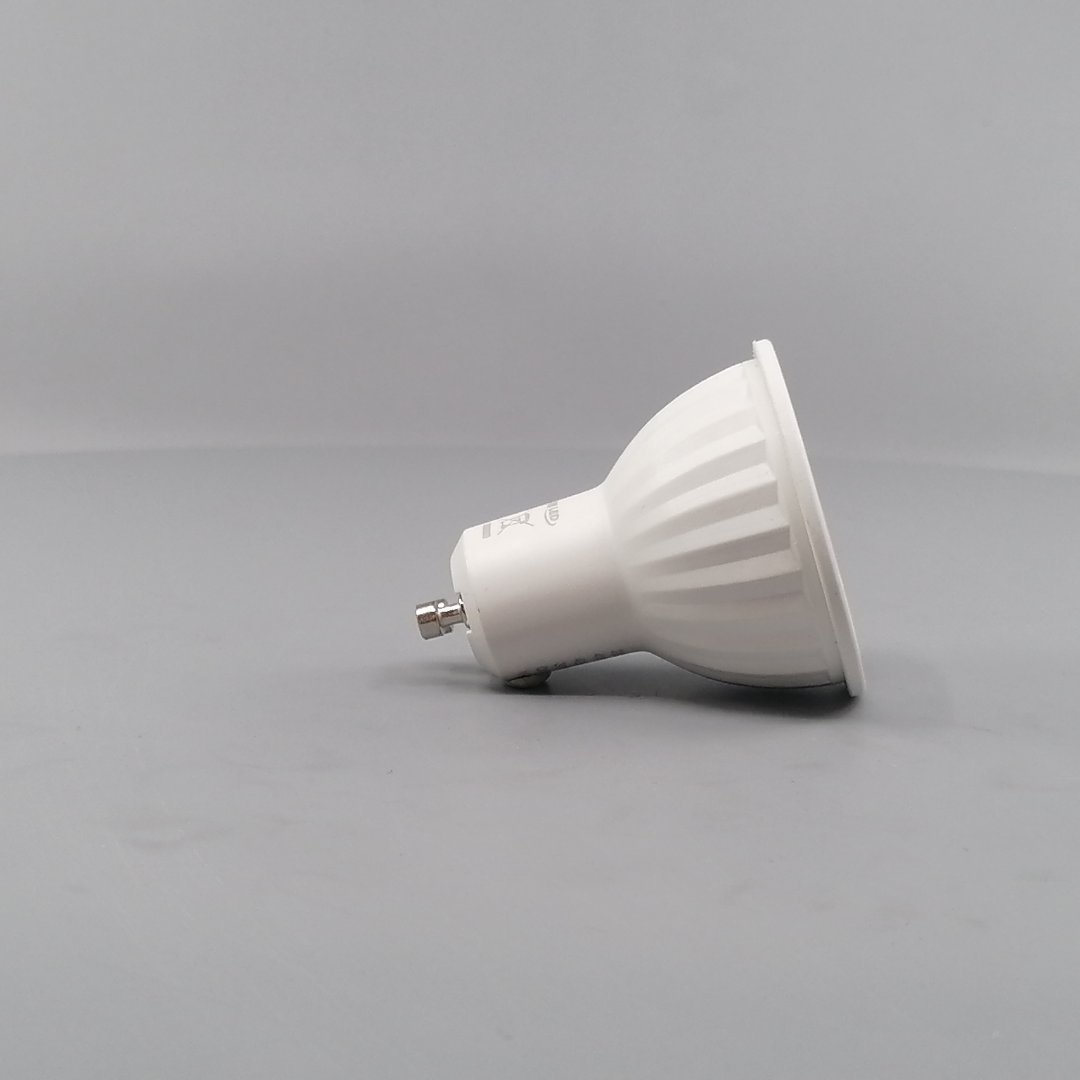 4W LED GU10 Pære 3000K 360 Lm (360° frame 17)