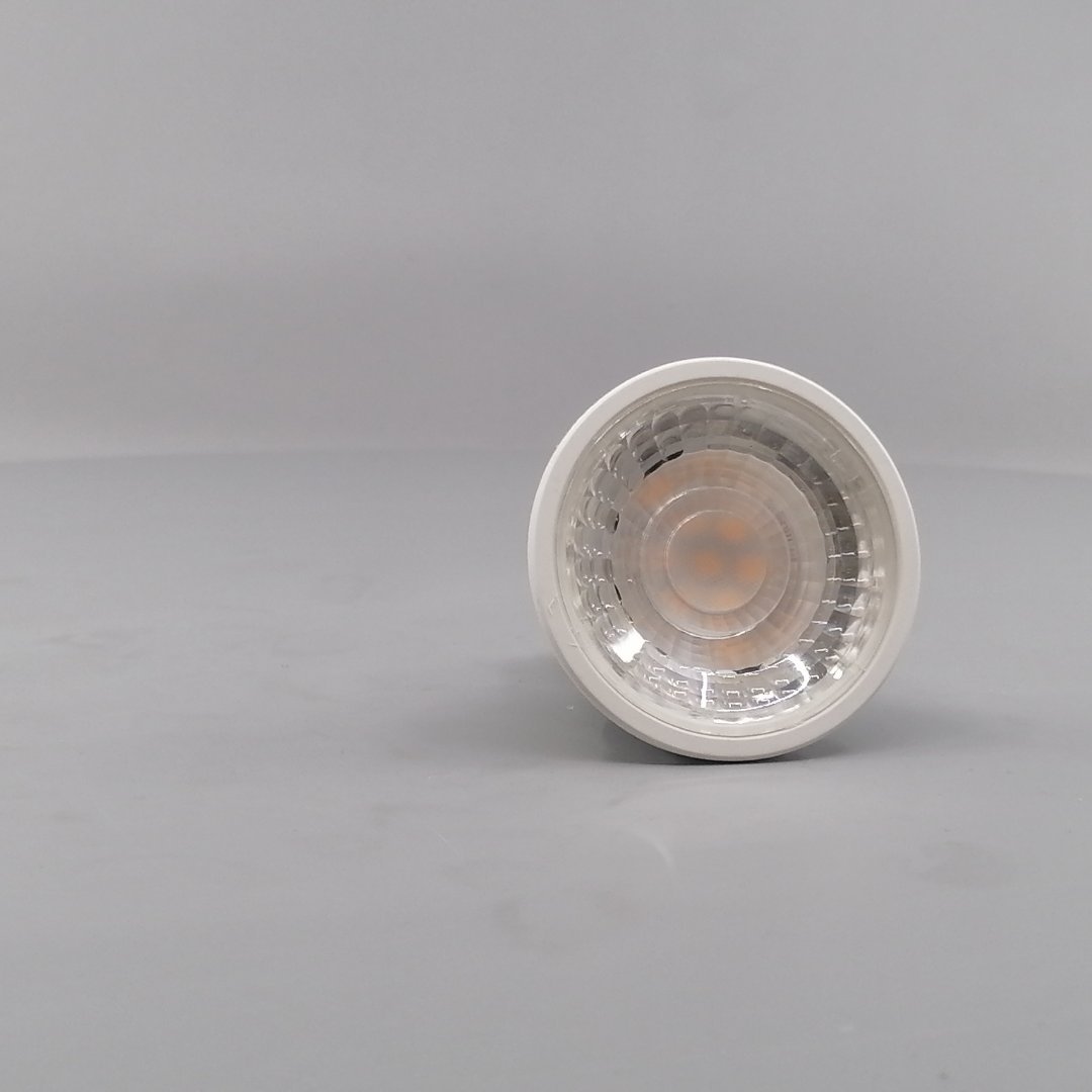 4W LED GU10 Pære 3000K 360 Lm (360° frame 22)