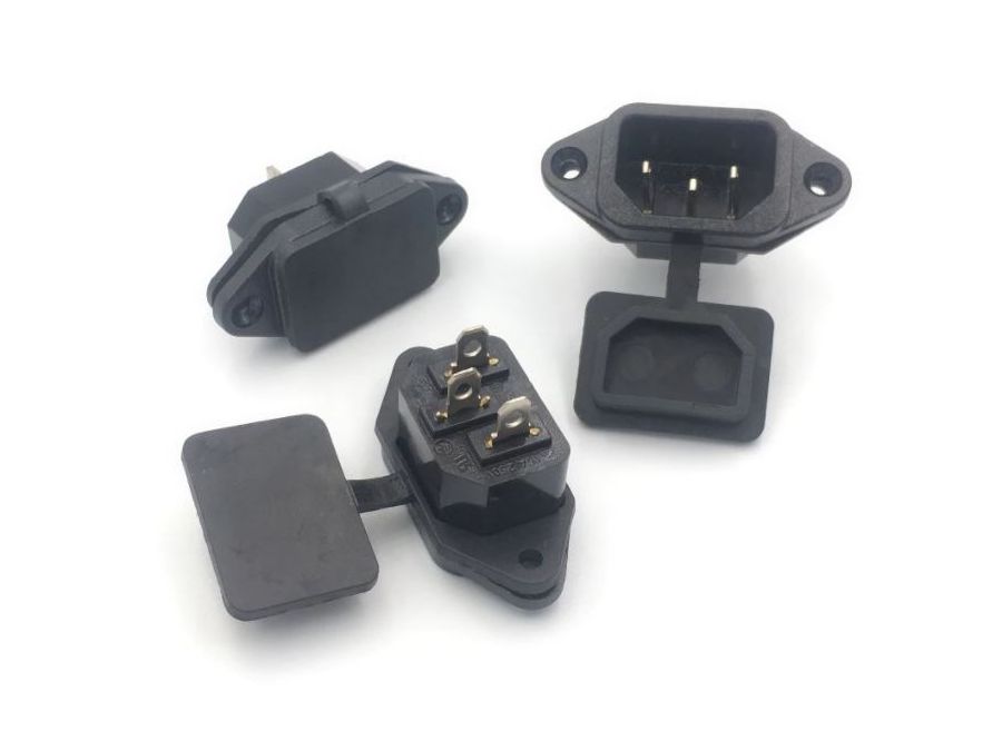 Apparatfatning - 3pol C14 m. hætte, Sort (4,8mm stik)