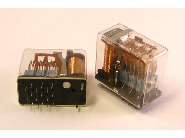 Vertikalt relæ - 24VDC 6 x skifte