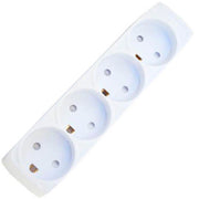 Stikdåse børnesikret 4-vejs m/jord hvid