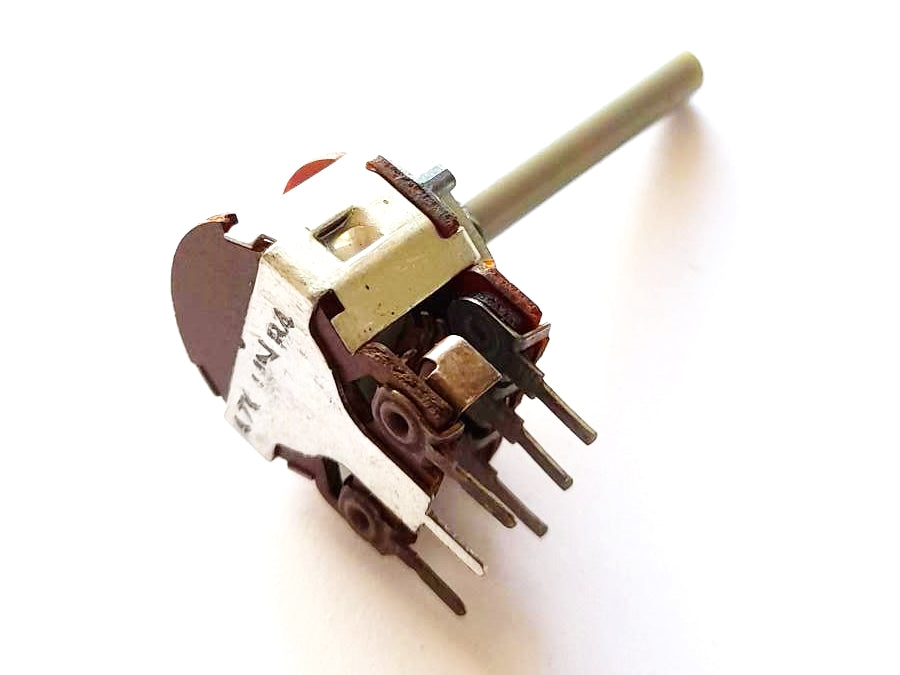 Potmeter - 4,7kOhm lin. m. kontakt (Ø4mm)