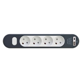 4-Stikdåse med jord og med USB A+C, 1,4m ledning