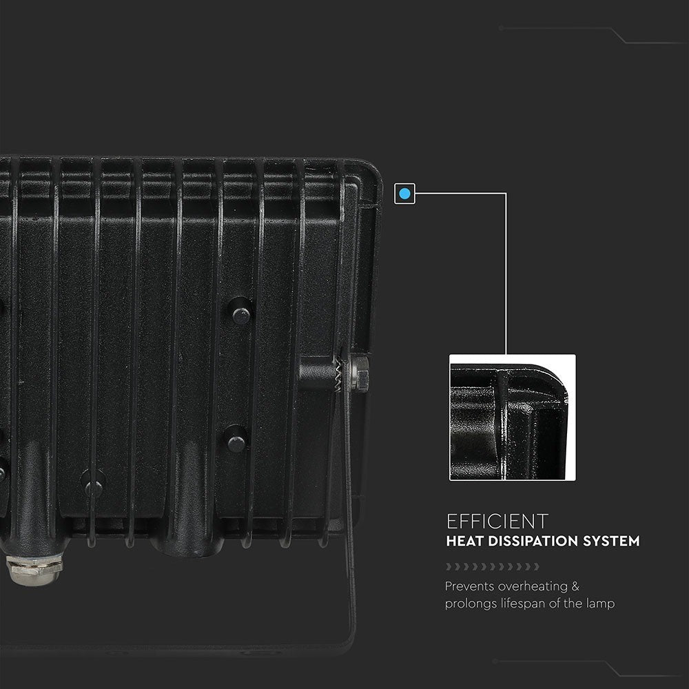 20W LED Projektør med Grønt og Sort Hus - Vejrbestandig IP65, RA70 - Energibesparende og Kraftfuld Belysning