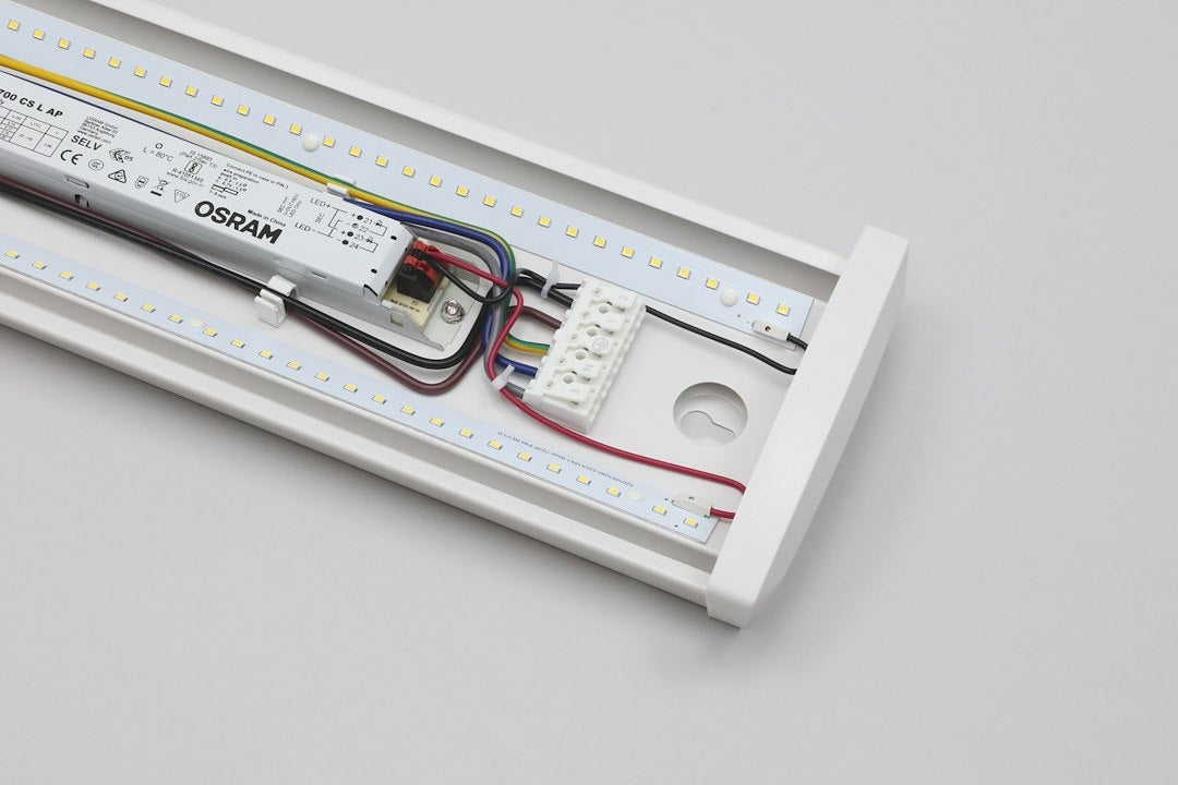 24W LED Armatur 4000K 3100 Lm IP 44 opal