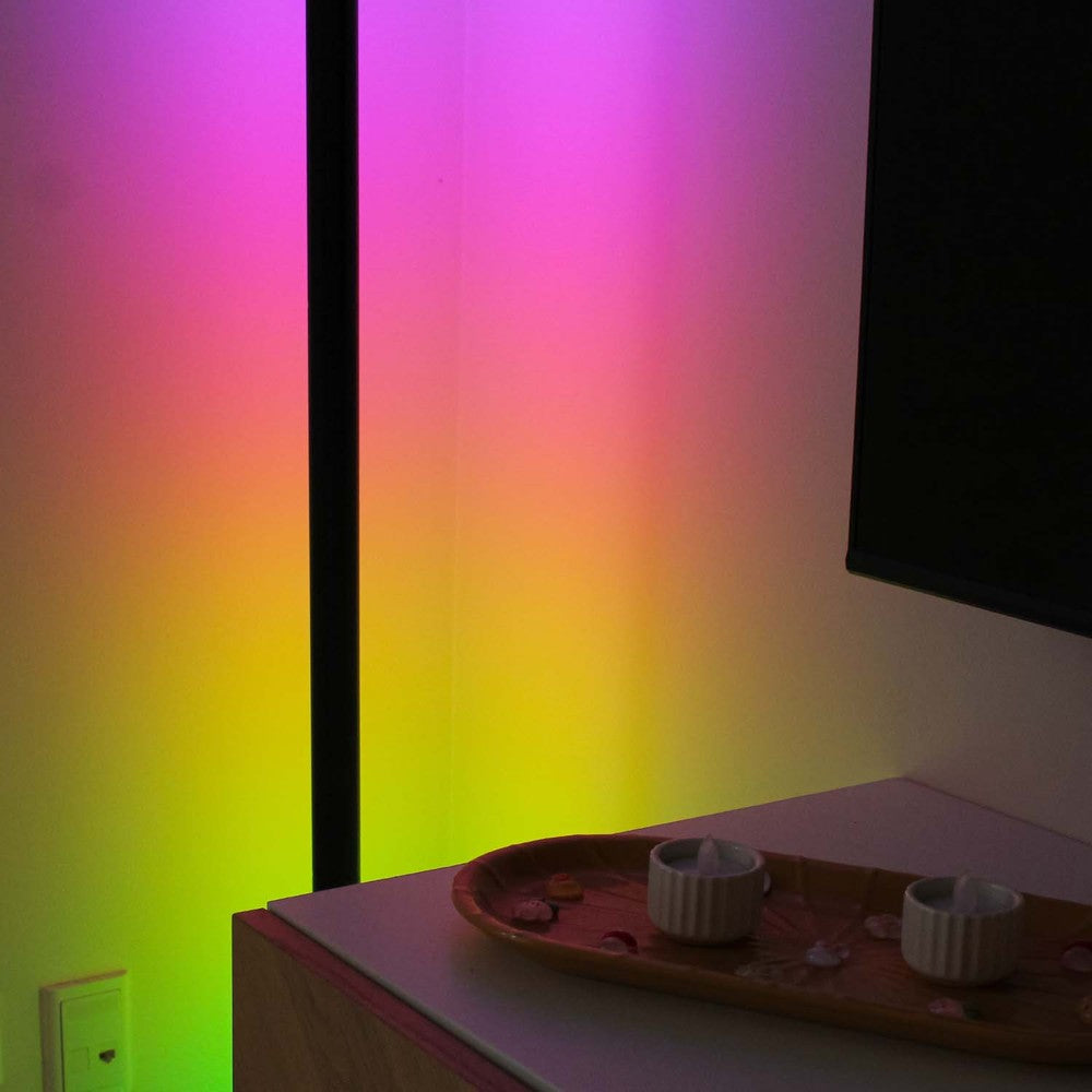 145cm RGBIC hjørnelampe med Wifi og app styring - 12W, 230V