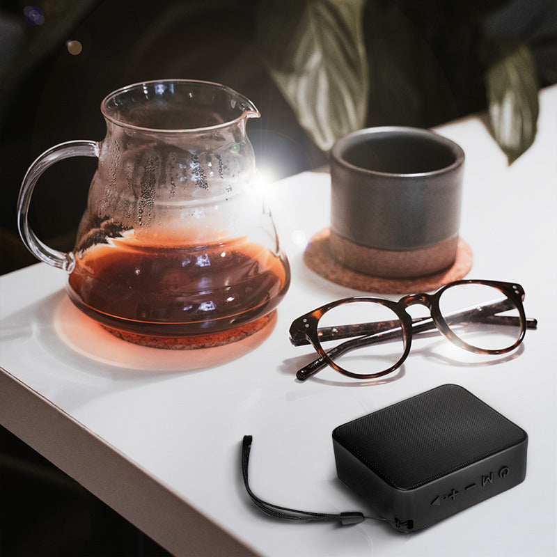 Kompakt bluetooth højttaler med FM radio, Sort