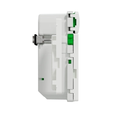 LK Fuga Wiser stikkontakt med afdækning og jord, 1½ modul, hvid