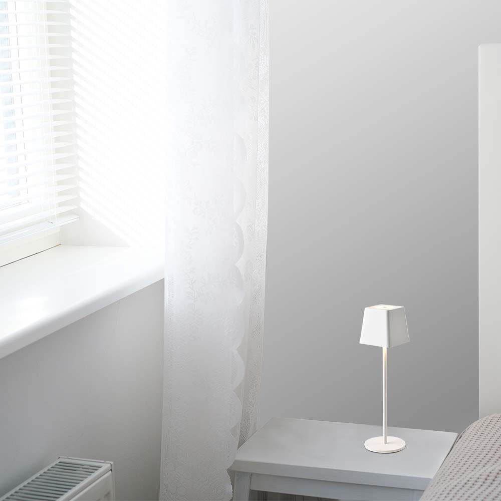 2W LED Bordlampe - 3000K, Hvid, Husdesign