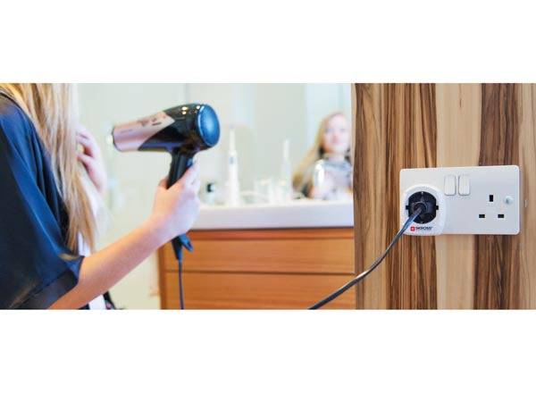 Rejseadapter - CEE7/3 (EU) hun til UK han