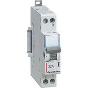 Omskifter CX3 1 polet 32A 250V 1-modul