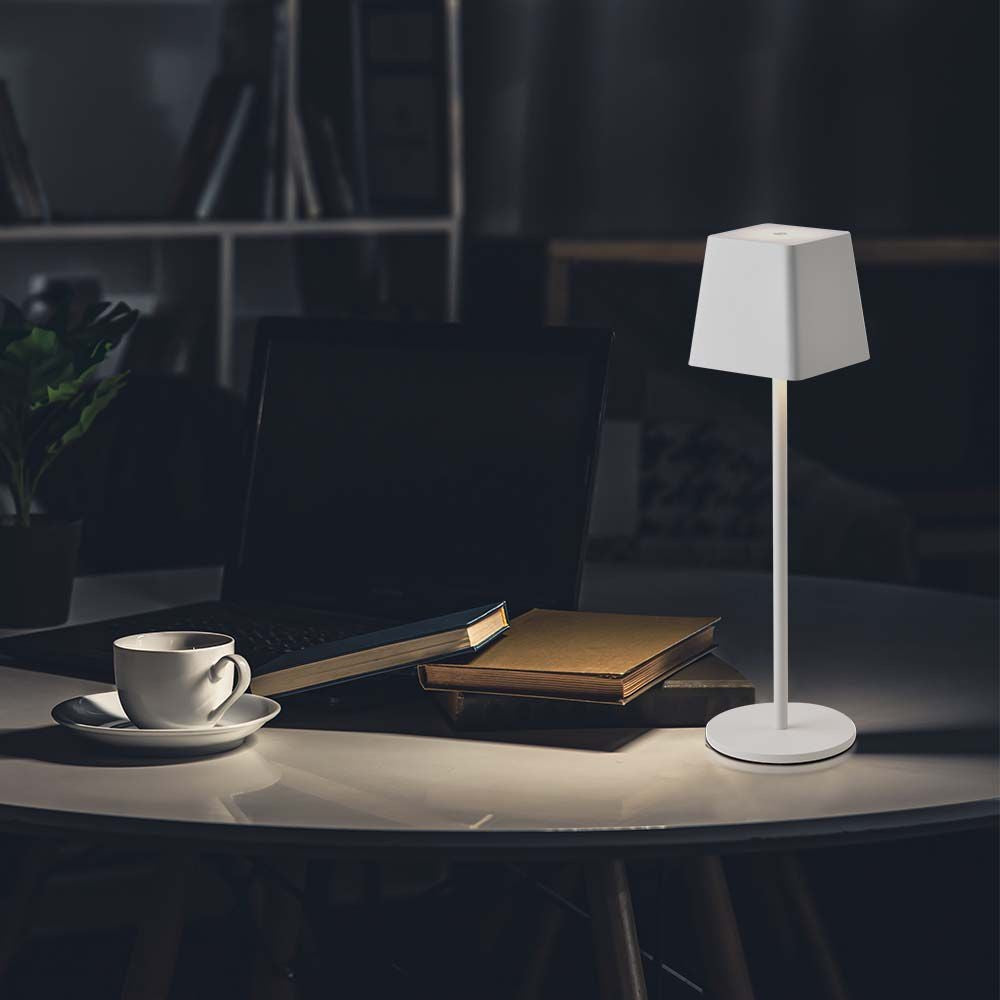 2W LED Bordlampe - 3000K, Hvid, Husdesign