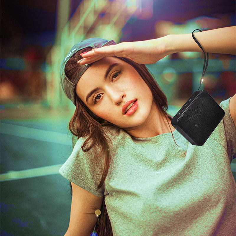 Kompakt bluetooth højttaler med FM radio, Sort