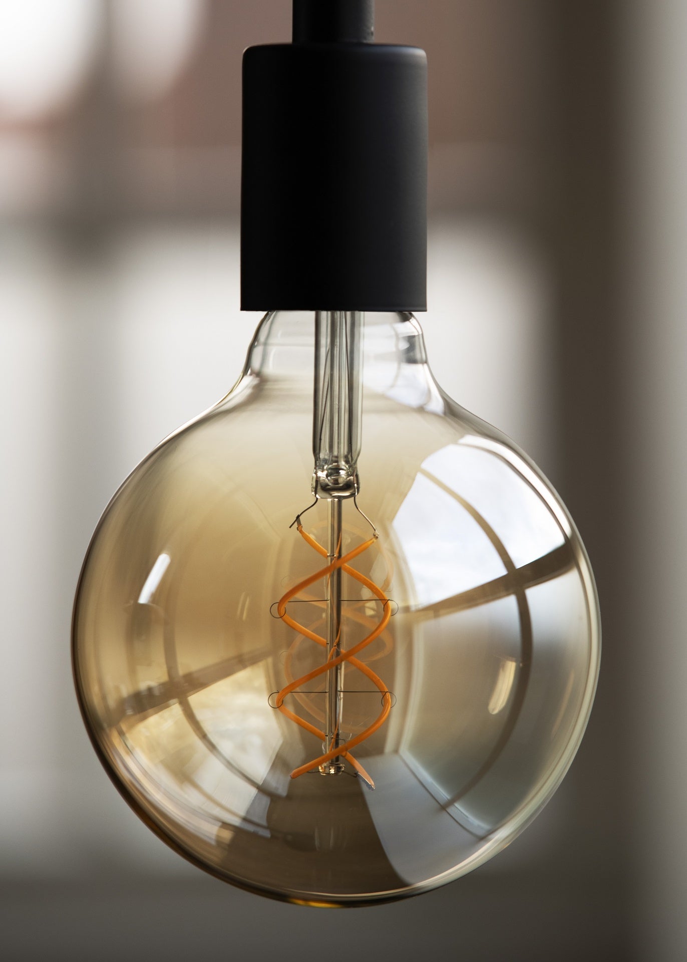 G125 SpiraLED Basic - 240V 5W E27 2000K Gold, Dæmpbar