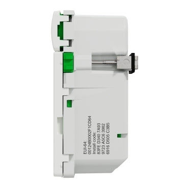 LK Fuga Wiser stikkontakt med afdækning og jord, 1½ modul, hvid