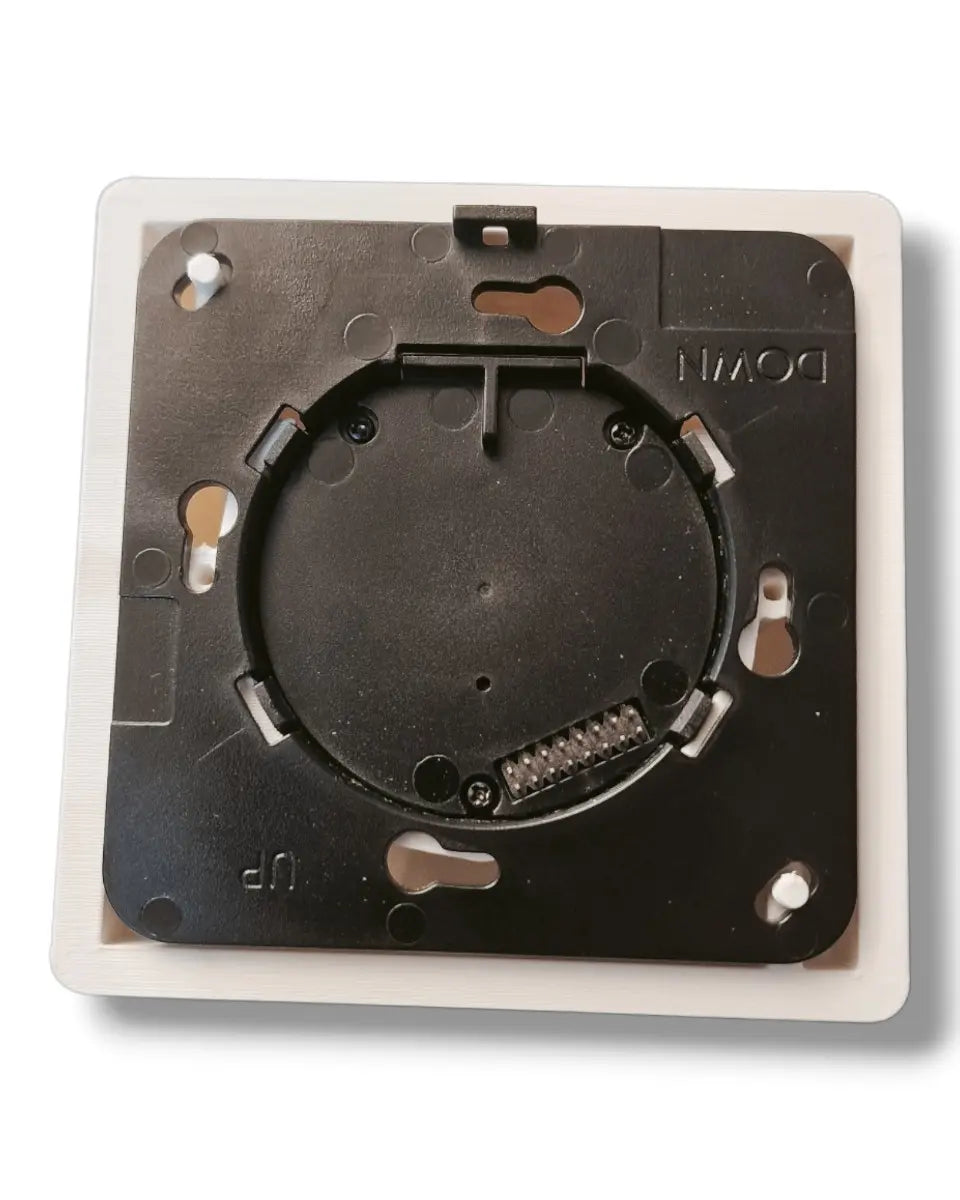 Shelly - Wall Display Bordstander - 35 grader - Hvid