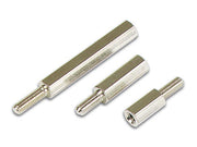 Afstandsmøtrik - 5mm stål, hun til han (M3)