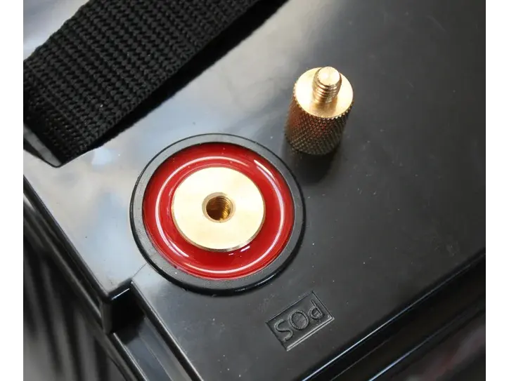 LiFePO4 batteri - 12V 120Ah, indbygget BMS incl. 230V lader