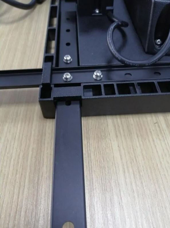 LEDlife Helios vækstlampe 150W, IP65 - Inkl. ophæng, fuldt spektrum, uden blæser, justerbar lysstyrke