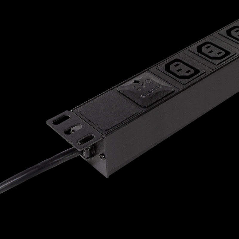 19" El-rackpanel - 8 x C13 (IEC320) hun, Sort (2m)