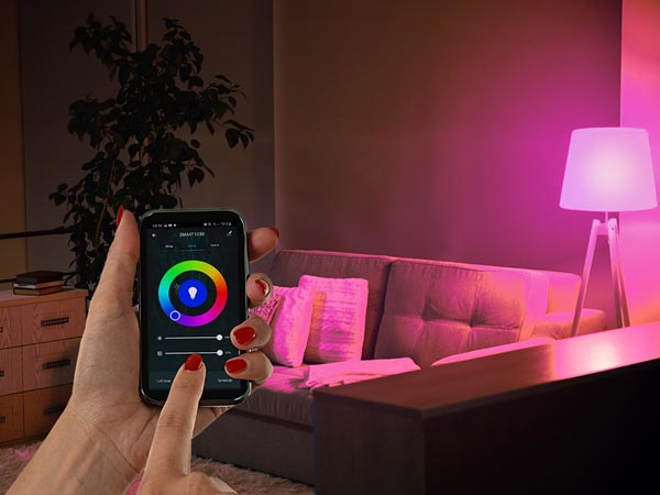 A60 Smart Wi-Fi pære - RGB, Kold & varm hvid 8,5W E27