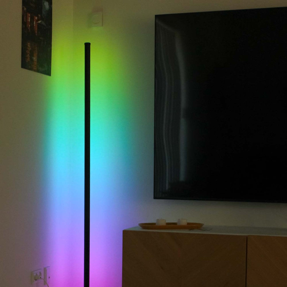 145cm RGBIC hjørnelampe med Wifi og app styring - 12W, 230V