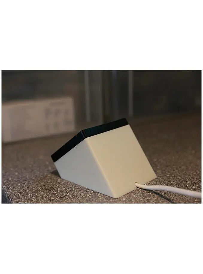 Shelly - Wall Display Bordstander - 35 grader - Sort