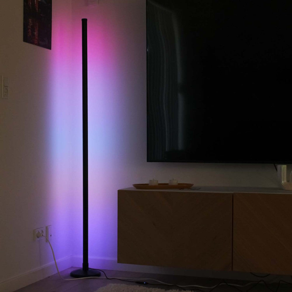 145cm RGBIC hjørnelampe med Wifi og app styring - 12W, 230V