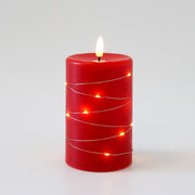 LED Bloklys med lyskæde og flammeeffekt, 12,5cm høj, virker med fjernbetjening, lavet af ægte stearin, rød