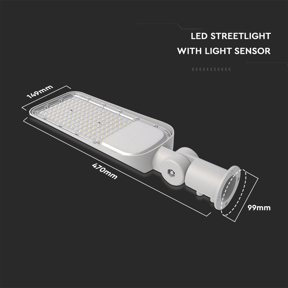 50W LED Vejlys med Fotocellesensor og Samsung Chip - Inkluderer Adapter - Lysfarve 6500K - Lysstyrke på 100lm/W