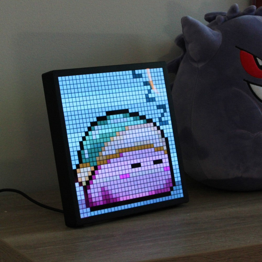 32x32 Pixel Bluetooth LED Display med 10W Effekt og 5V USB Input - Perfekt til brugervenlig visning og tilslutning.