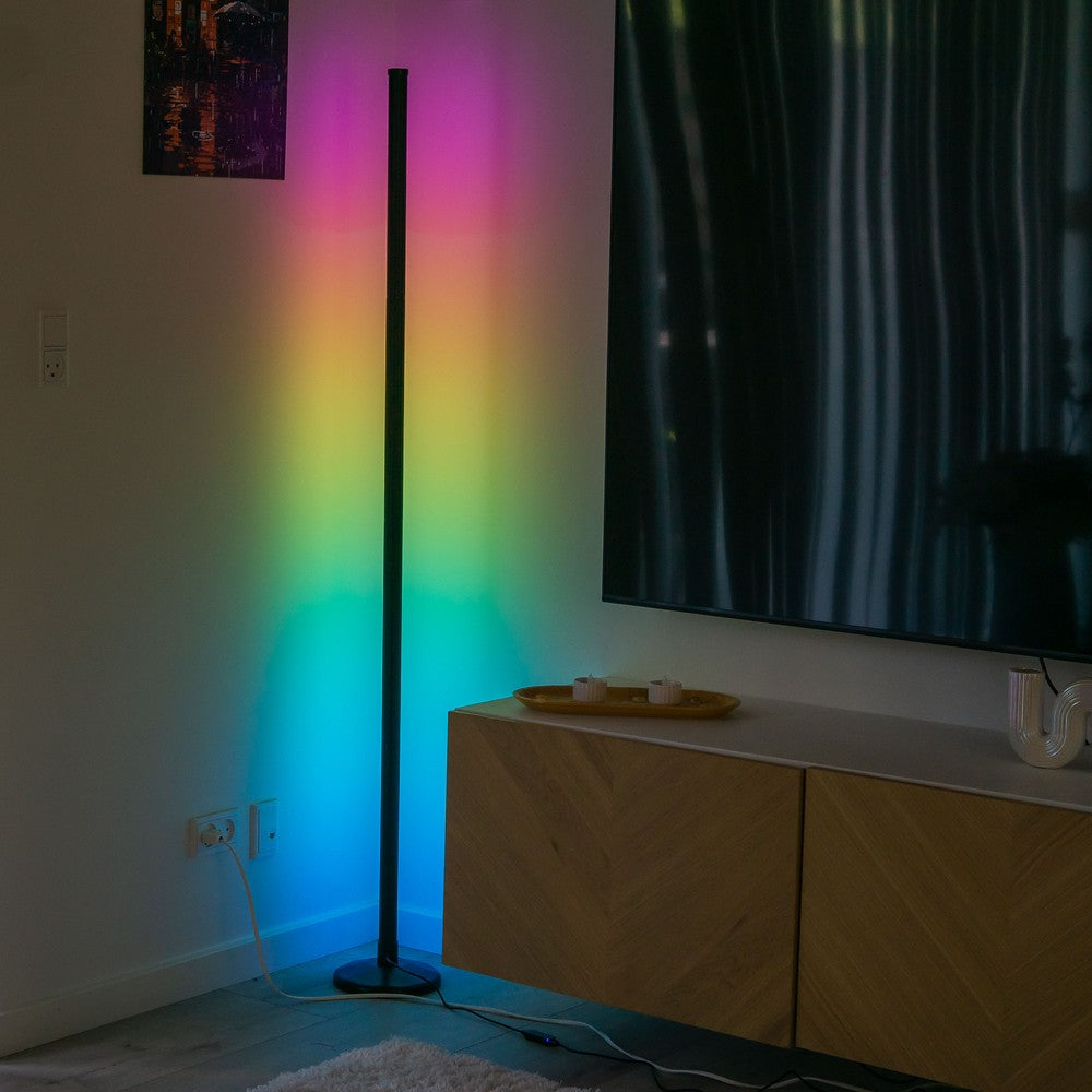 145cm RGBIC hjørnelampe med Wifi og app styring - 12W, 230V