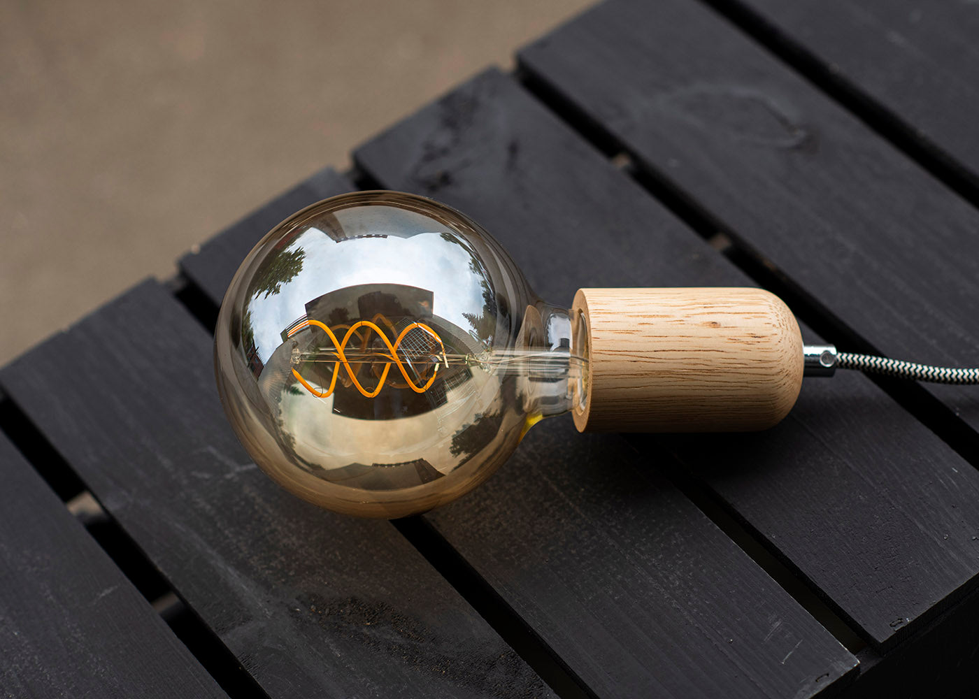 G125 SpiraLED Basic - 240V 5W E27 2000K Gold, Dæmpbar