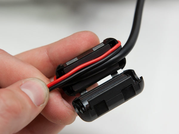 Ferrit klemme-støjfilter til Ø4mm kabel (15x25,2mm)